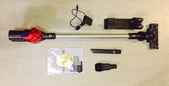 Dyson cordless vacuum cleaner w/ box and all accessories 1