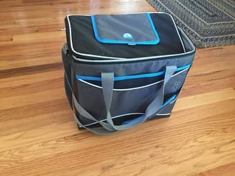Igloo soft sided cooler 1
