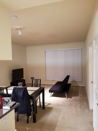 Seeking roommate for apartment by BART in South SF 1