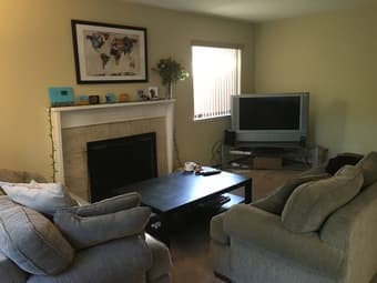 Female roommate wanted! Private room in a spacious 3 bedroom apt! 2