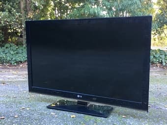 42" LCD TV for sale 1