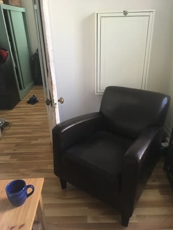 Like-new living room armchair 1