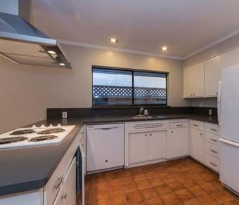 Be our roommate -- $850 3