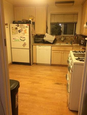 Room Opening in West Menlo (15 min or less bike to campus) 2