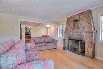 Room in beautiful Portola Valley house with awesome trail access! 3