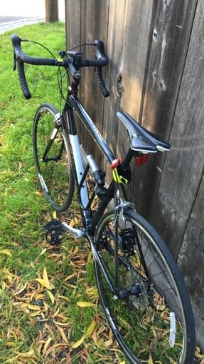 GIANT road-bike in excellent condition w/ bikelight and U-lock 2