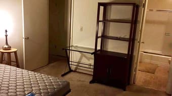 A Master Bedroom with Private Bathroom in Menlo Park: 01/01-06/30/2018 2
