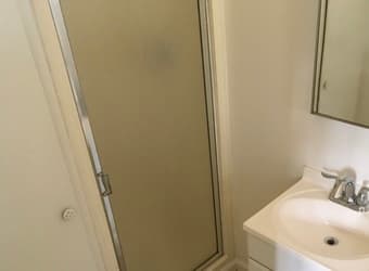 Let me tell you about awful roommates - "PRIVATE LIVING ROOM" 1