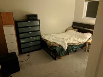 Stanford student or recent grad roommate wanted 1