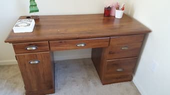 Nice desk for free 1