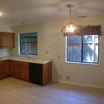 Check out our home! - Private bedroom in a beautiful place :) 2
