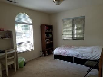 Private Room in beautiful Palo Alto neighborhood - available 1/12 2