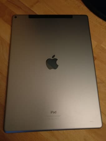 iPad Pro 12.9 cellular 128GB (1st Gen) 3