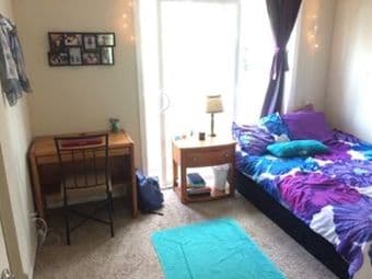 Bedroom available in 3bd 1.5 bath in Mountain View 1