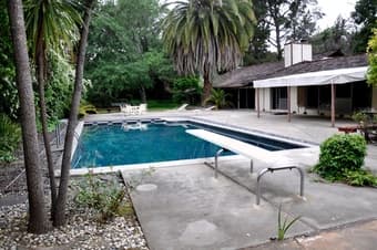 Large home, clean and respectful roommates. 1