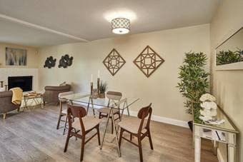 Looking for 2 female housemates in San Mateo! 3