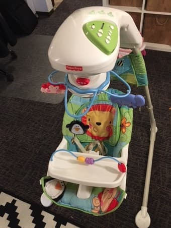 Fisher-Price Cradle 'n Swing 1