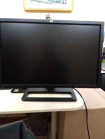24 inch IPS monitor, HP ZR24w, 1920x1200 3
