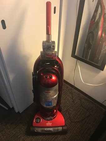 Bissell lift off vacuum 1