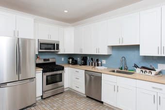 Shared Room for Girls in a House near Stanford (Palo Alto) 3