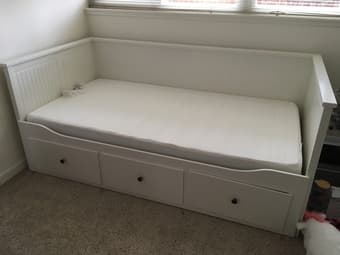 Family Moving! Furniture in excelent conditions with less than 1 year! 2
