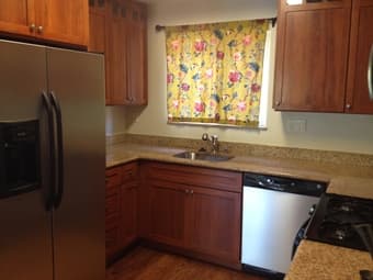 [Menlo Park] One Master BR with a parking spot in a 3B/2.5B townhouse 3