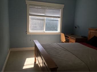 Palo Alto West Meadow Dr 独立别墅中单间2018年3月1号起招租 骑车15-20分鈡到斯坦福大学开车5-10分钟到斯 3