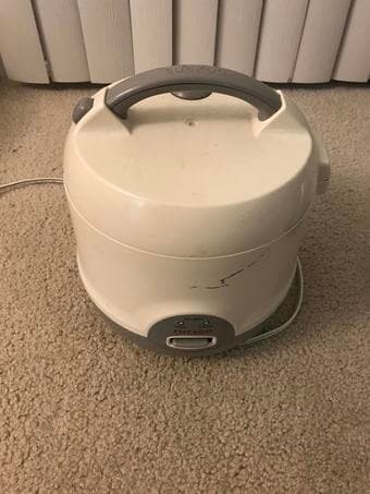 Moving Sale (rice cooker, tea kettle) 1