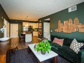 1bed/1ba in Luxury 2bed/2ba; W/D, Parking & Walk to 1