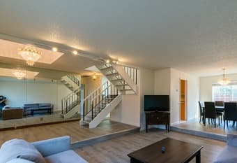 Room for rent in our 7 BD home! 1