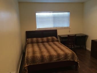 Available Now -- Remodeled Furnished 2Br/1Ba. ( 2.1 miles to Stanford) 2