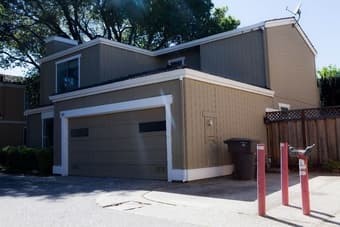 Be our roommate -- $1,300 1