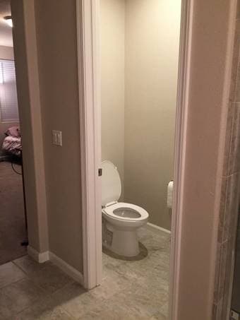 $1500 / 400ft2 - Master Bedroom + Bonus Room (2 people max) w/ Parking 3