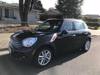 Excellent condition! 2012 Mini Cooper Countryman 2