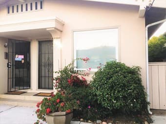 Excellent 1B1B in a duplex house downtown Burlingame close to Caltain 1