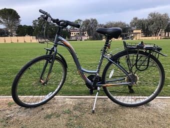 Fuji Crosstown Comfort Bike For Sale 1