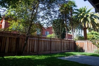 Come meet us! Big room and amazing roommates! 2