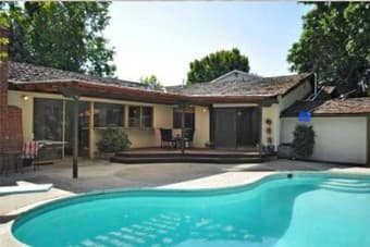 We're looking for our next housemate -- 1,270 1