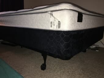 Full size mattress + box spring 2