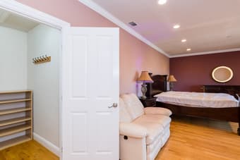 STOP HERE! The best room, roommates and house you’ll find in Burlingam 3