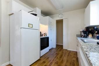 San Antonio Shopping Center 旁2B/2B中1B/1B于 3月4日起招租 - $1,450 (拎包入住） 2