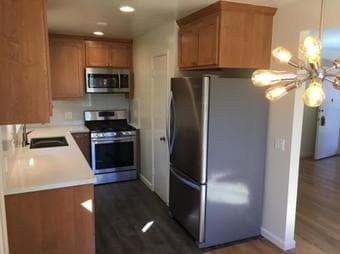 Looking for a great, newly renovated place minutes from Stanford? 3