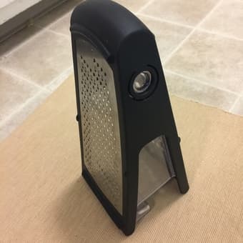 CHESS GRATER/paper towels holder 1