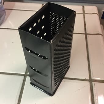 CHESS GRATER/paper towels holder 3