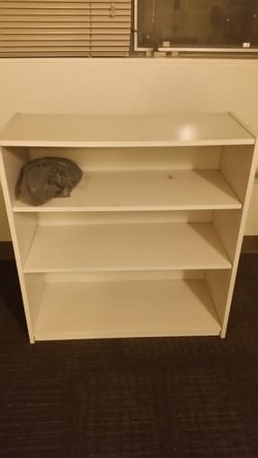 Selling bookcase 1