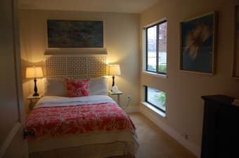 Private room in newly remodeled condo near Caltrain, Castro Ave. 2