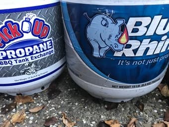 Bbq propano gas tank( blue rhino and pick up) 2