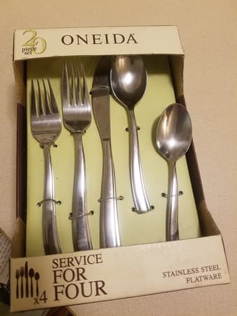 Brand New: 20 pc Silverware Set (Brand Oneida) 1