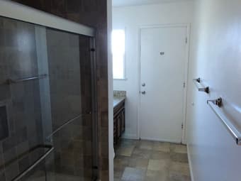 Big room and amazing roommates--come meet us! 3