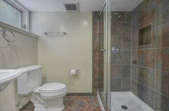 Studio Basement Unit for Rent in Downtown Palo Alto - available now 3